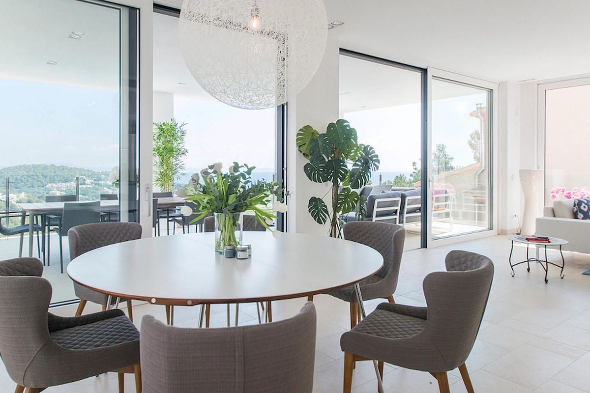 Architect Mallorca area dining table, Costa d'en Blanes 3